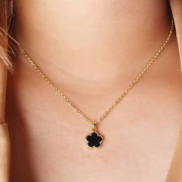 Sleek Mother of Pearl & Stainless Steel Necklace - Everyday Elegance - Picture 1 of 3